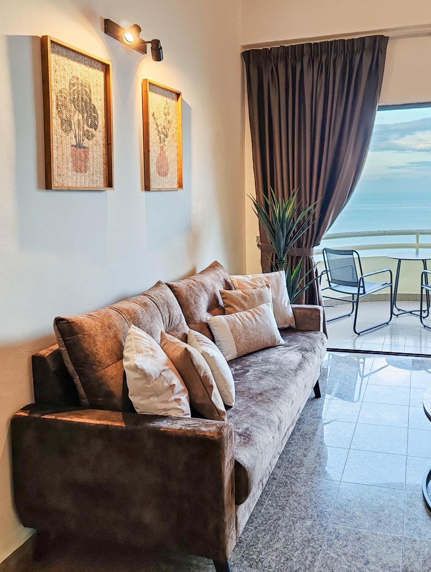 'Newly Refurbished' 'Sunny Seaview' At Regency With 2 Carpark By Shine Stay Port Dickson Eksteriør bilde