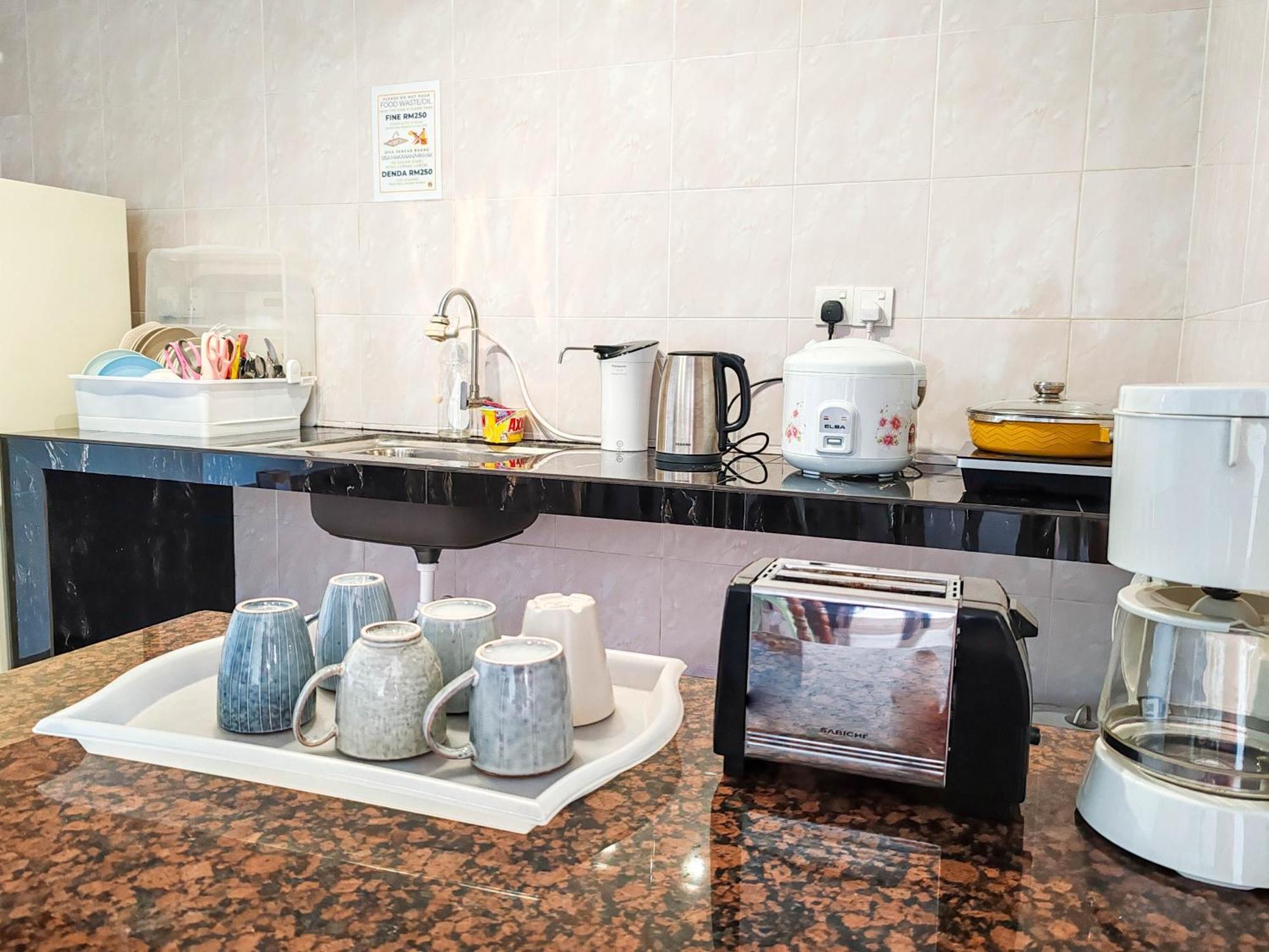 'Newly Refurbished' 'Sunny Seaview' At Regency With 2 Carpark By Shine Stay Port Dickson Eksteriør bilde