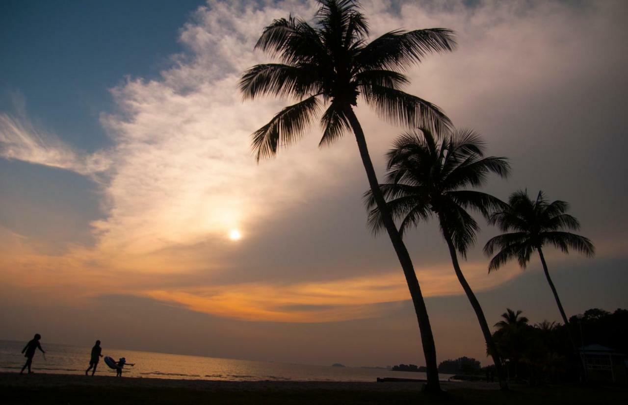 'Newly Refurbished' 'Sunny Seaview' At Regency With 2 Carpark By Shine Stay Port Dickson Eksteriør bilde